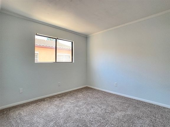 3rd image of 606 S Mollison Ave Unit D