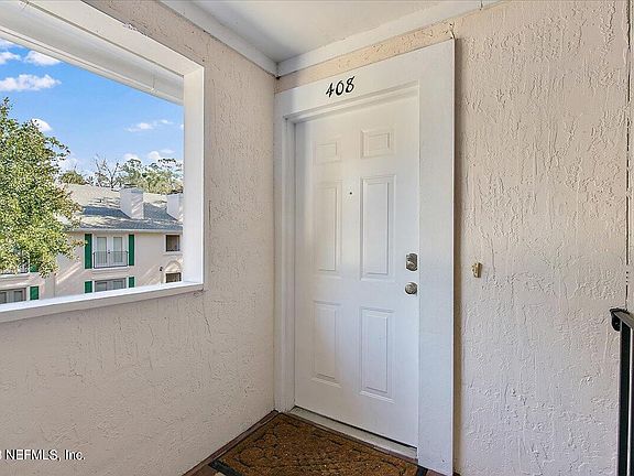 4th image of 13715 RICHMOND PARK Drive N #408