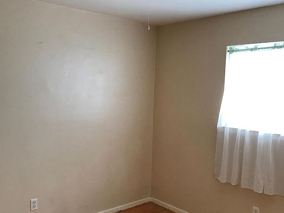 5th image of 1275 Electric Ave #1