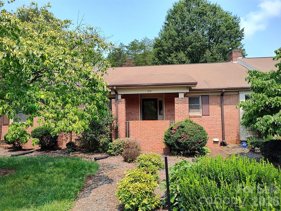 1st image of 104 Swaim Ct