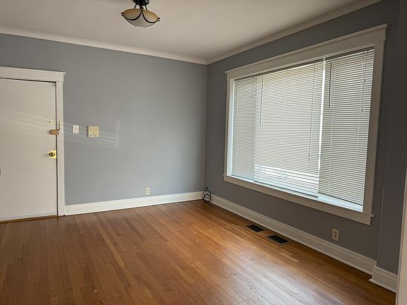 2nd image of 3938 N Austin Ave APT 1S