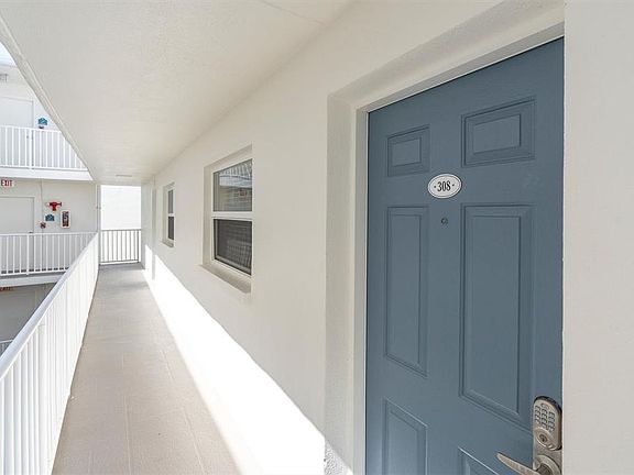 4th image of 19610 GULF BOULEVARD #308