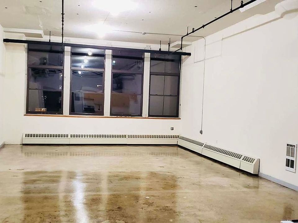2nd image of 240 Wythe Ave #1