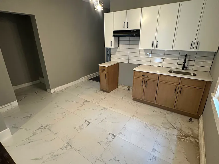 842 S 19th St #2R — Photo 1