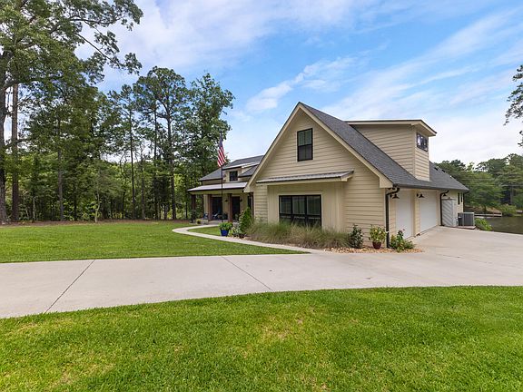 5th image of 1222 Crestwood Dr