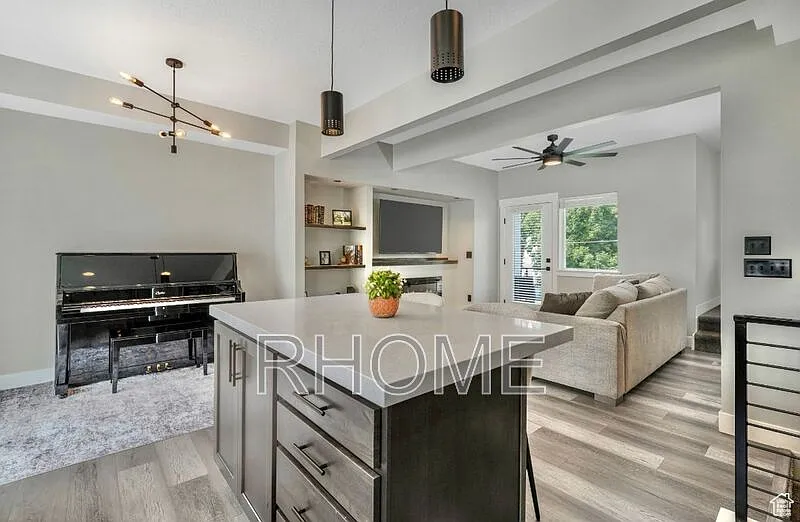 2 bed, 2.0 bath, 1334 sqft, $2,549 — Photo 4