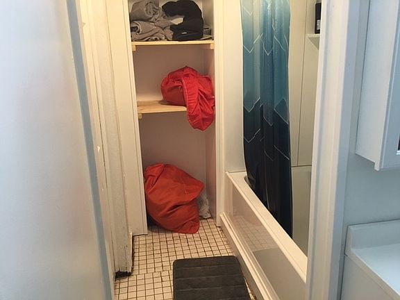 5th image of 321 N 1st St