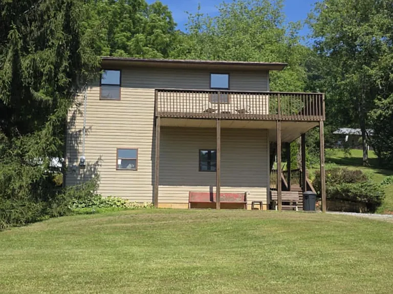 Pondview Dr — Photo 1