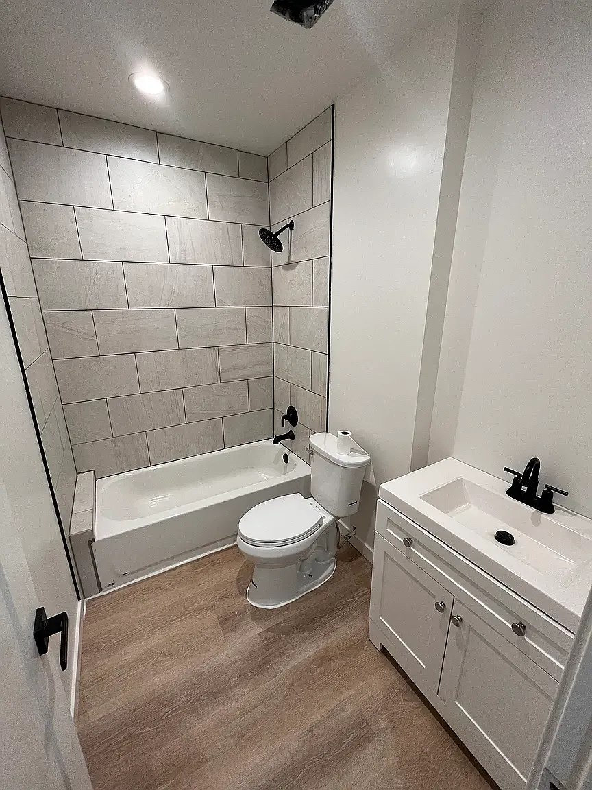 2 bed, 1200 sqft, $2,300 — Photo 3