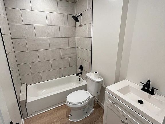 3rd image of 92 W 400 N APT B