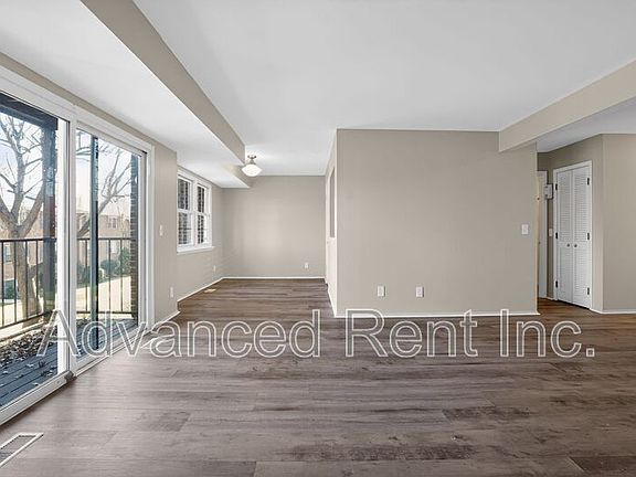 5th image of 211 Crocker Dr APT D