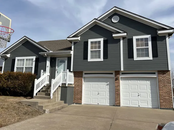 1209 Wildflower Rd, Warrensburg, MO 64093