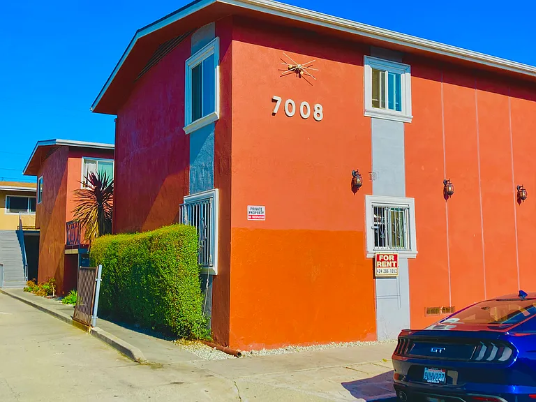 7008 Templeton St #F — Photo 1