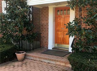 16 Nathan Hale Dr APT 86B, Huntington, NY 11743