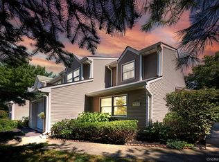 30 Deer Crossing Dr, Fishkill, NY 12524