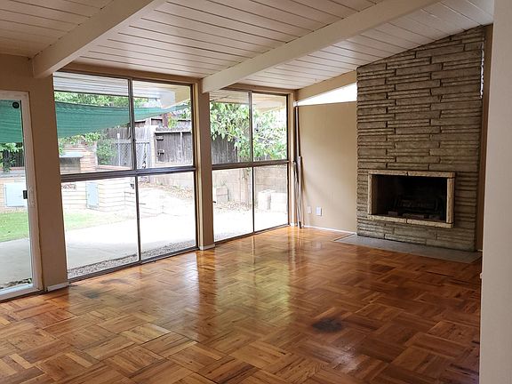 3rd image of 22841 Calabash St