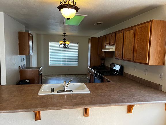 3rd image of 421 N Amador St