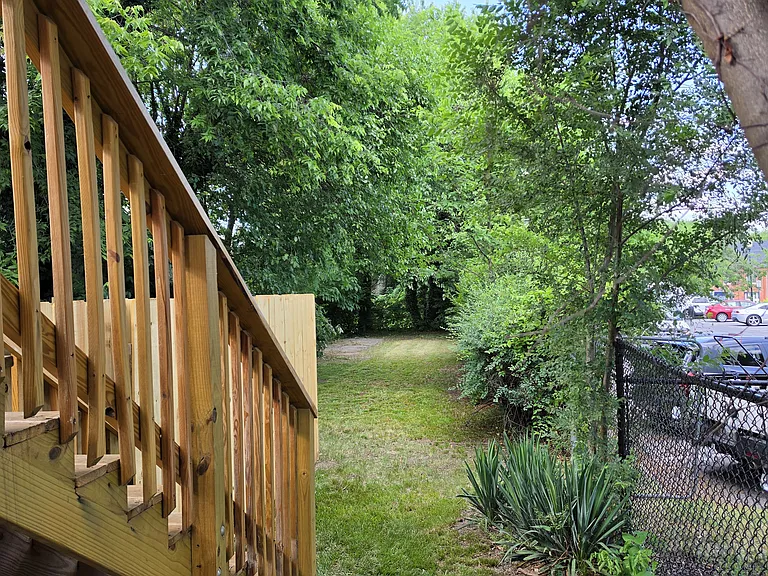 209 E Martin St #B — Photo 37