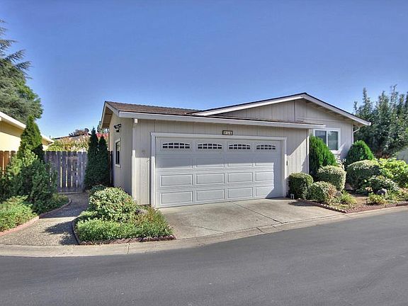 2nd image of 256 Forest Dr #256