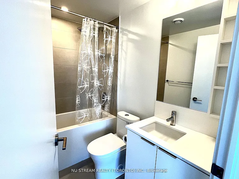 8 Wellesley St W #5507 — Photo 14