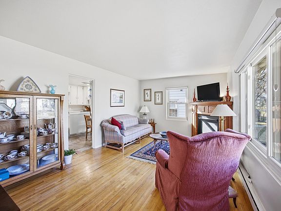 4th image of 1249 2nd St N