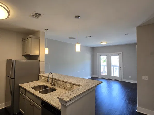 6411 Charlotte Road Cir #202, Nashville, TN 37209