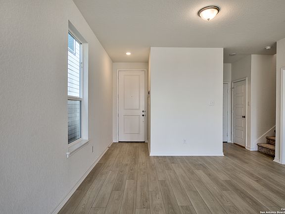 5th image of 14839 Vance Jackson Rd #415