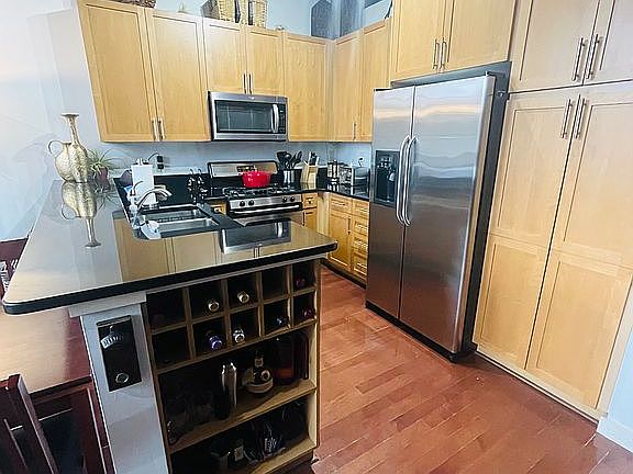 4th image of 4OO Mills Ave #224