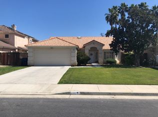 906 Crown Pointe Dr, Bakersfield, CA 93312