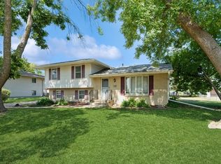 2426 E Madison Ave, Des Moines, IA 50317