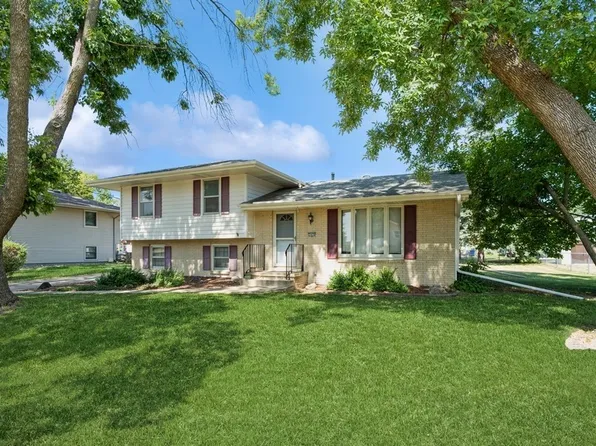 2426 E Madison Ave, Des Moines, IA 50317