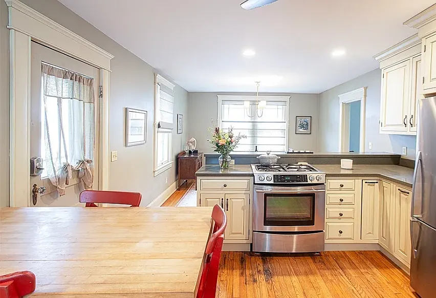 3 bed, 1772 sqft, $3,400 — Photo 3