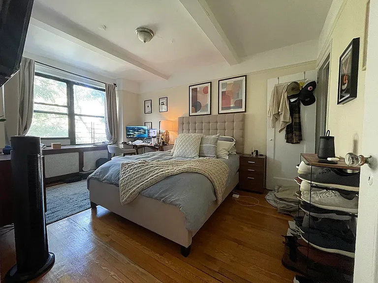 455 W 34th St #8EE — Photo 4