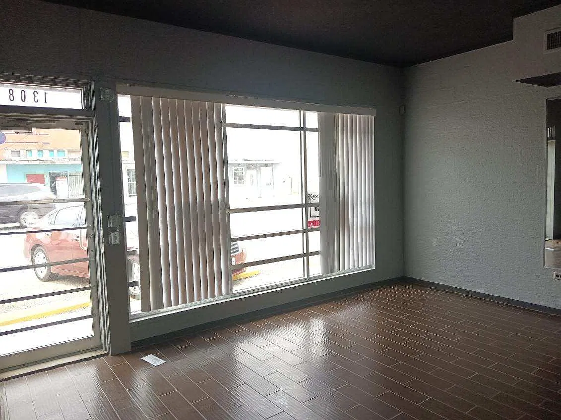 Studio, 702 sqft, $1,158 — Photo 2