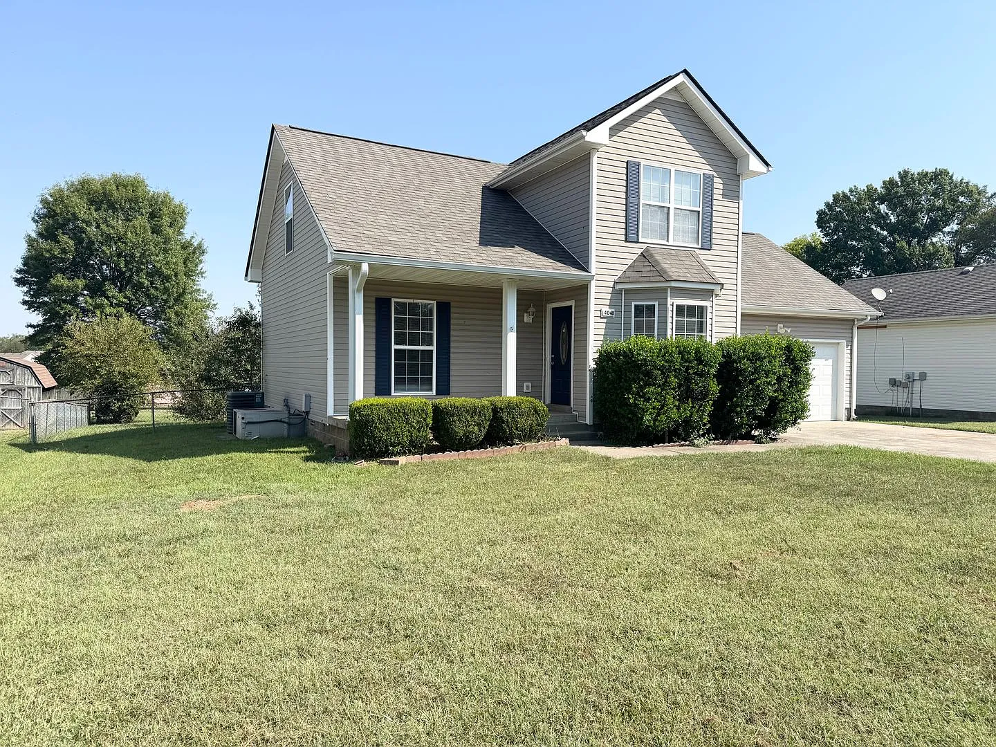 Big 4 Bedroom with Upstairs — Photo 2