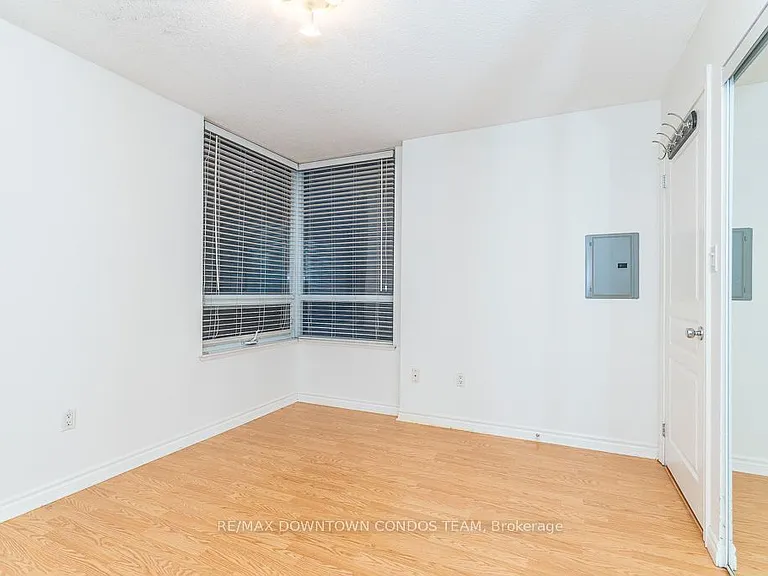 801 Bay St #611 — Photo 16
