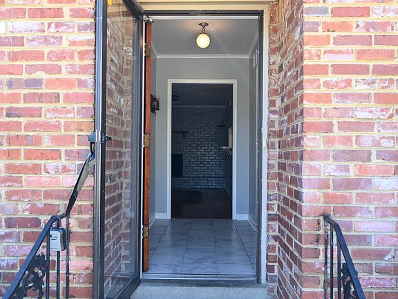 3rd image of 5585 Milford Rd