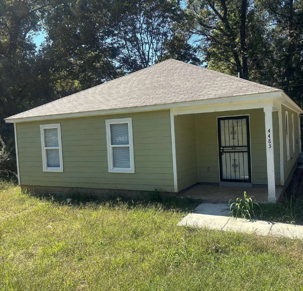 4 bed, 2.0 bath, 1320 sqft, $1,375 — Photo 1