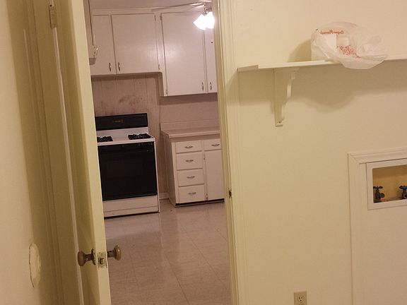 Laundry hookups inside