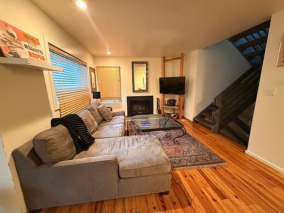3rd image of 814 W Bleeker St APT B3