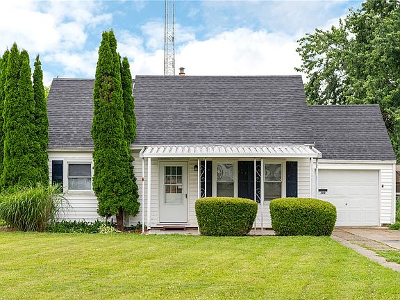 2nd image of 300 Skyview Dr