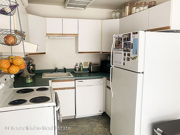3rd image of 557 Deer Meadow Ct #557