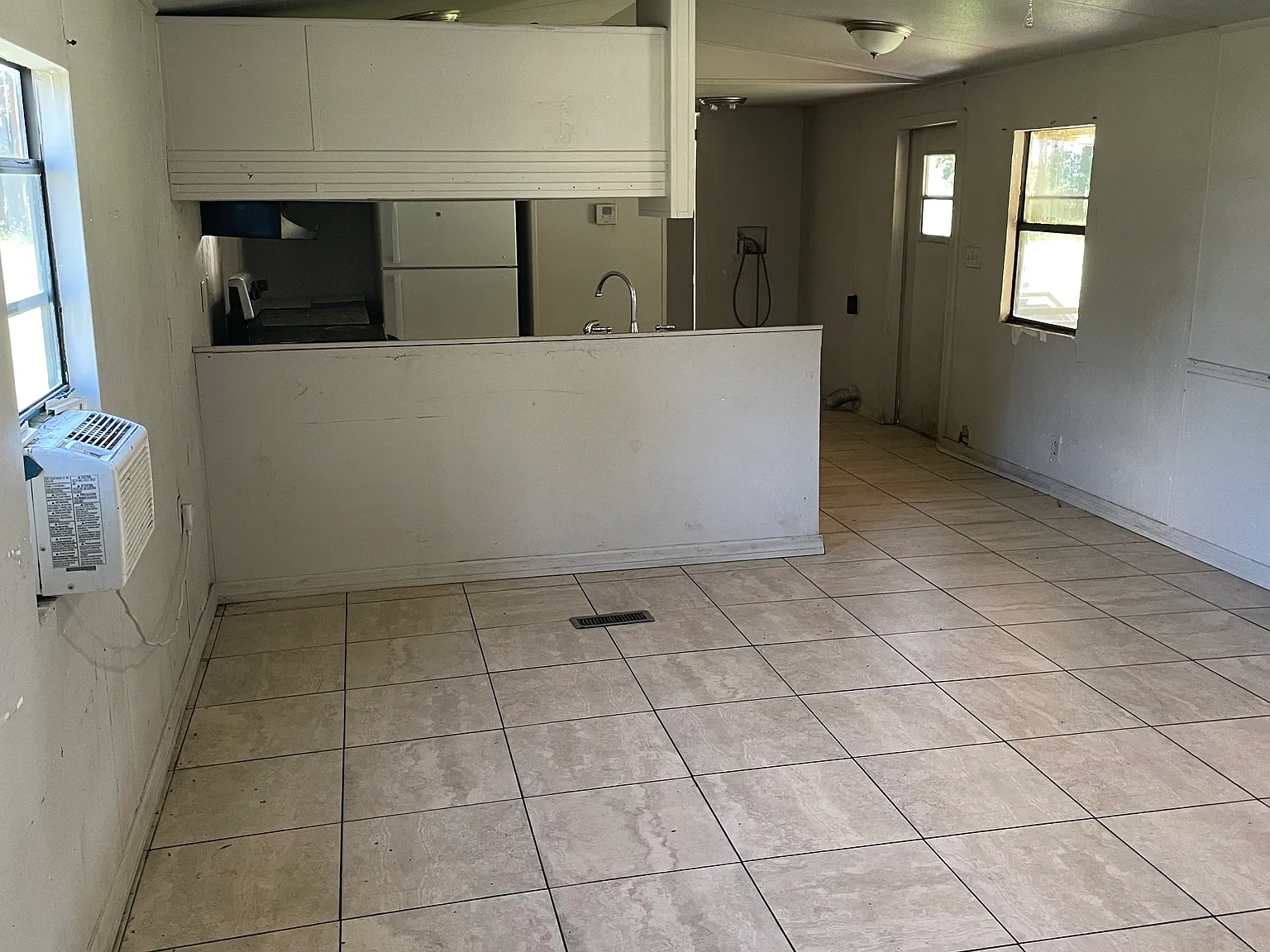 2 bed, 1000 sqft, $1,000 — Photo 4