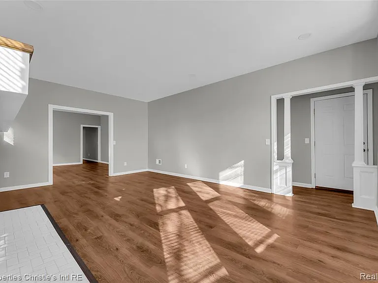 2508 Clairmount St — Photo 6
