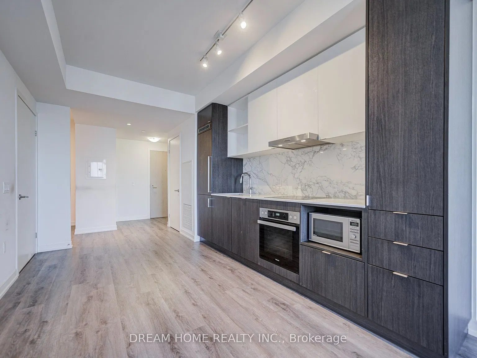 2 bed, $2,800 — Photo 1