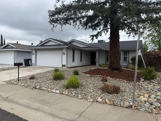 403 Union Ct photo 1