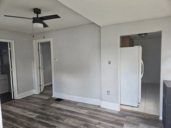 200 Illinois St #3