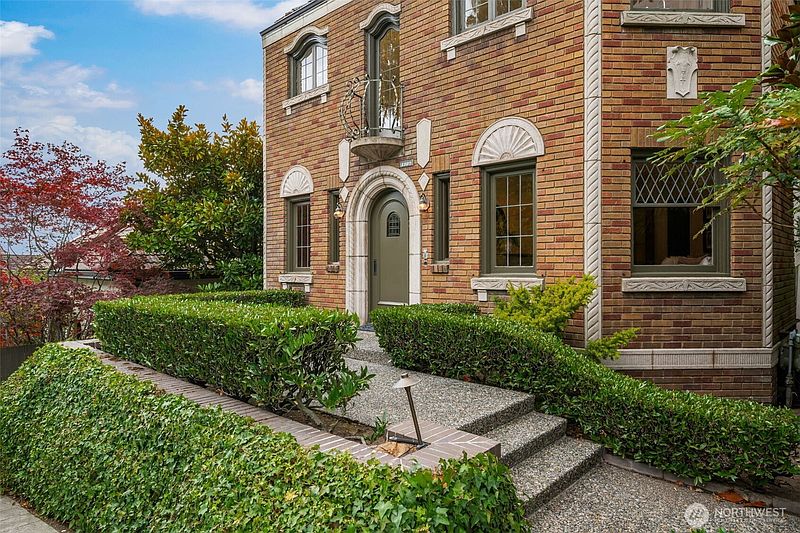 3rd image of 1107 7th Avenue W