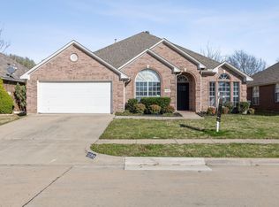 1201 Pegasus Dr, Arlington, TX 76013