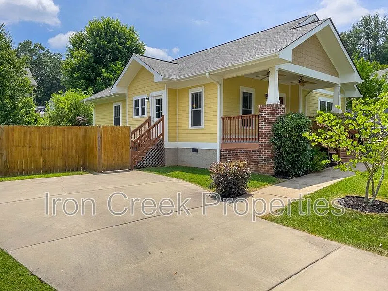 3 bed, 2.0 bath, 1335 sqft, $2,495 — Photo 2